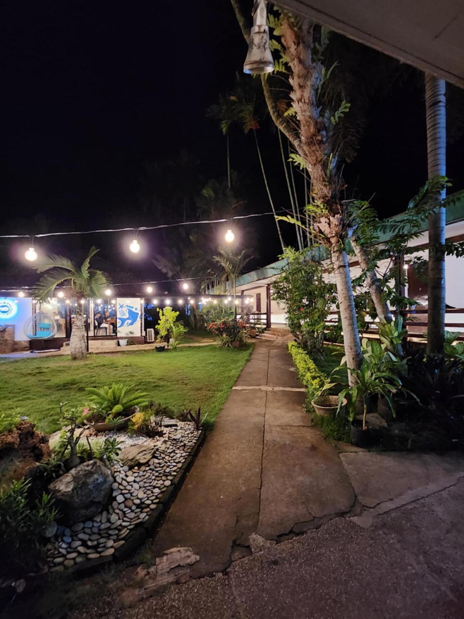 Reef Hostel Puerto Princesa Ngoại thất bức ảnh