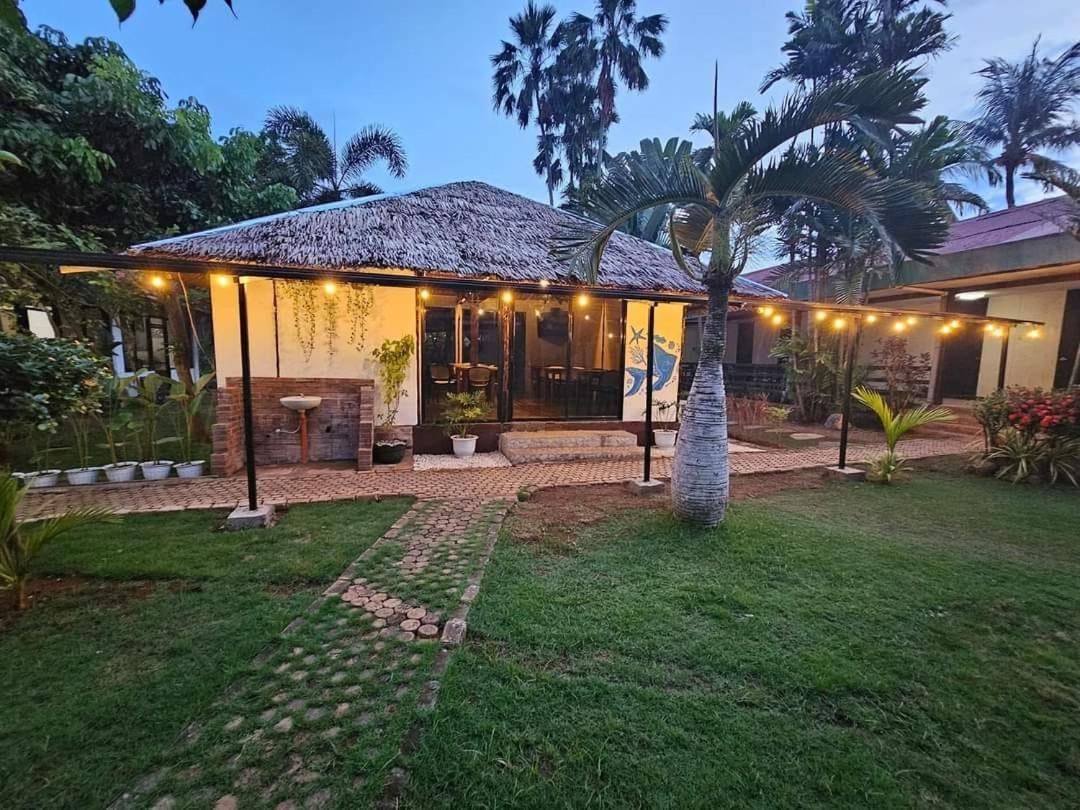 Reef Hostel Puerto Princesa Ngoại thất bức ảnh