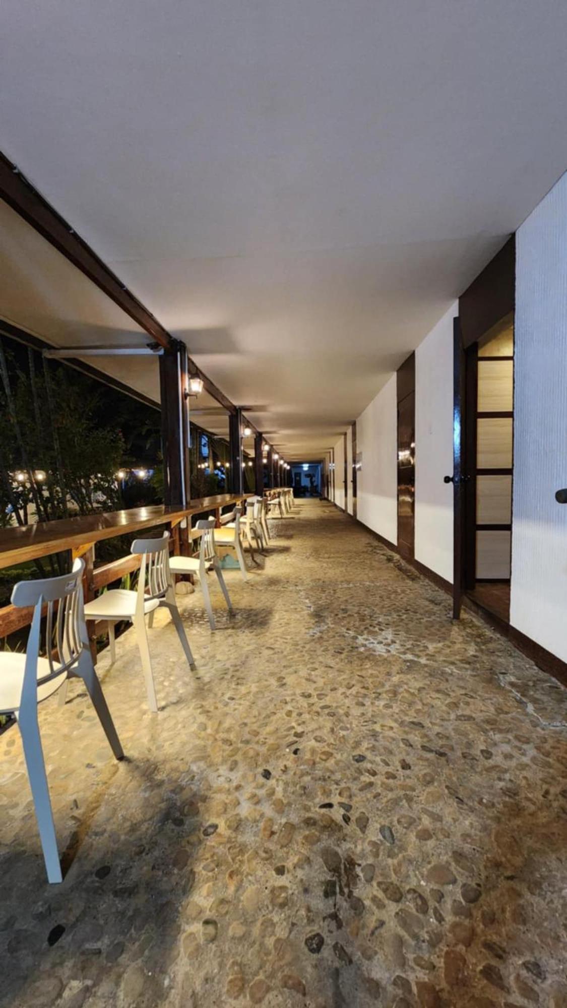 Reef Hostel Puerto Princesa Ngoại thất bức ảnh