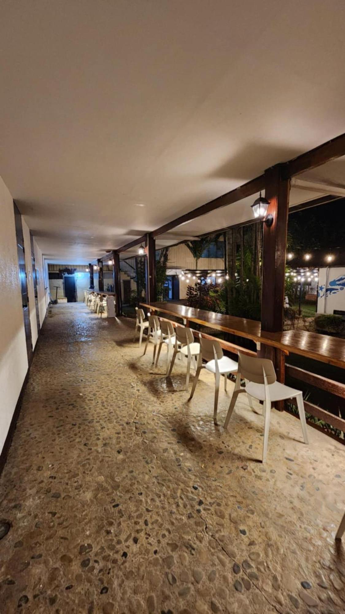 Reef Hostel Puerto Princesa Ngoại thất bức ảnh